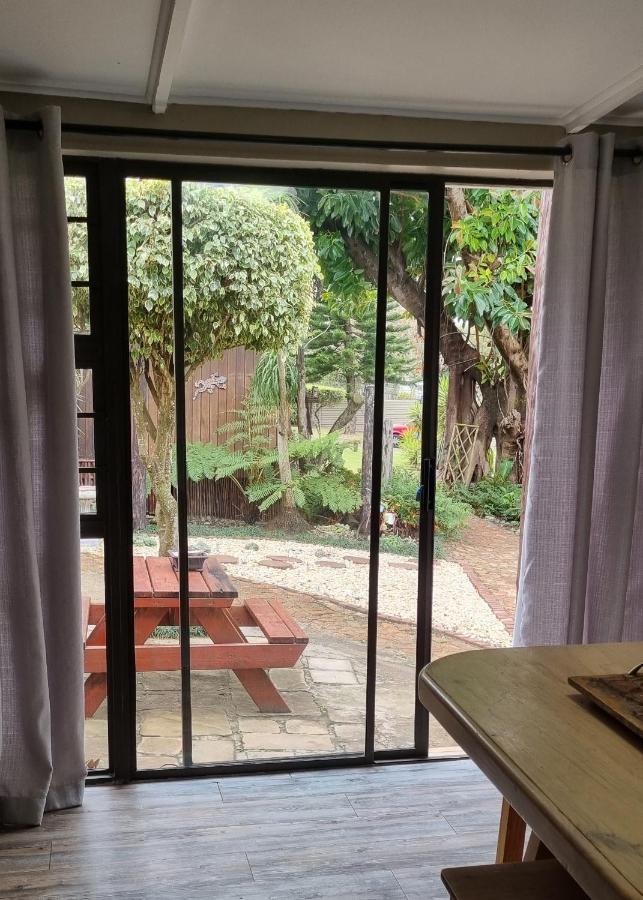 The Birdhouse Bed & Breakfast #No Loadshedding #Solar Energy Gonubie Esterno foto